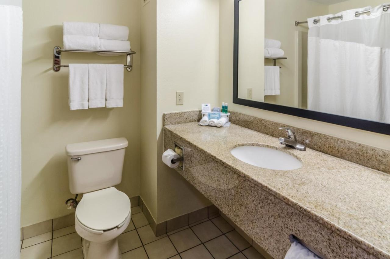 Holiday Inn Express Hotel & Suites Vinita By Ihg Esterno foto